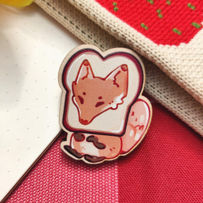 WOODEN PIN Kitsune Fox feat Toast Maple Pinback | 40mm