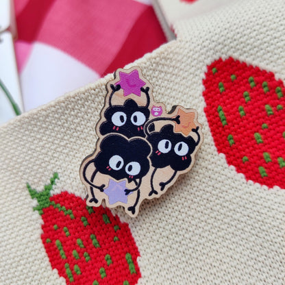 WOODEN PIN Soot Sprite Maple Pinback | 40mm