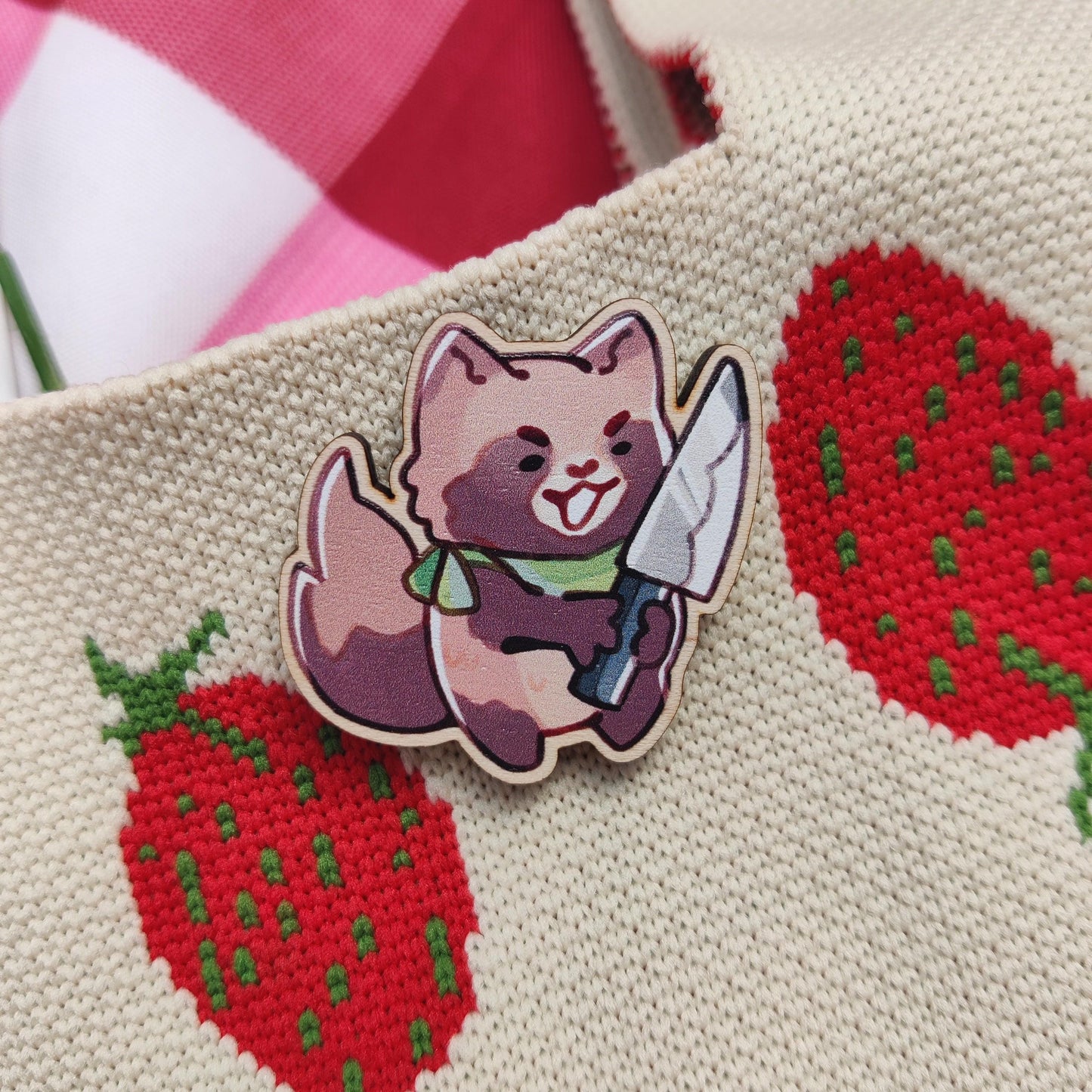 WOODEN PIN Tanuki Raccoon Maple Pinback | 40mm